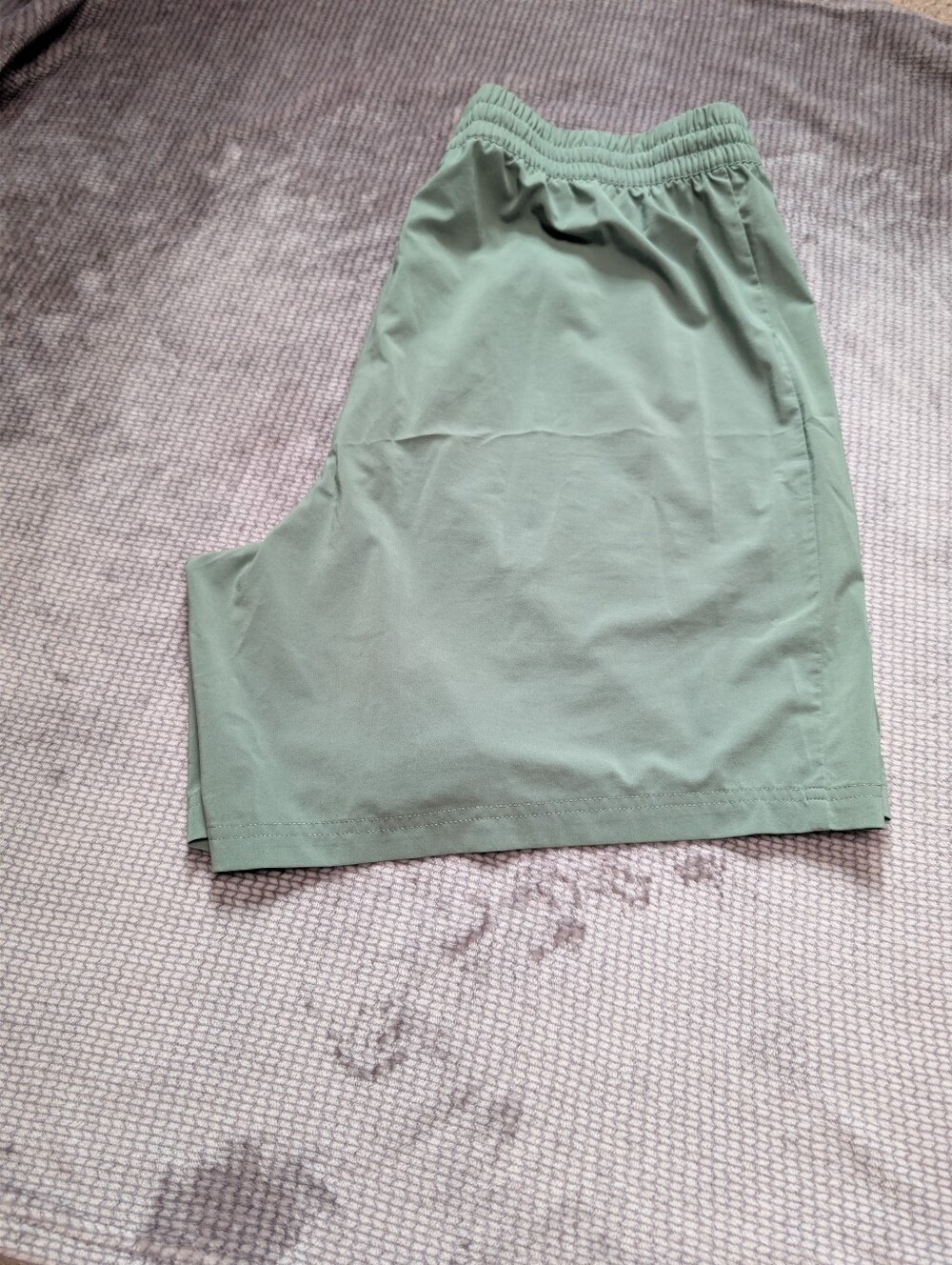 Puma Men's  Elastic-Waist Green Shorts Sz: XXL